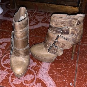 Gianni Bini booties